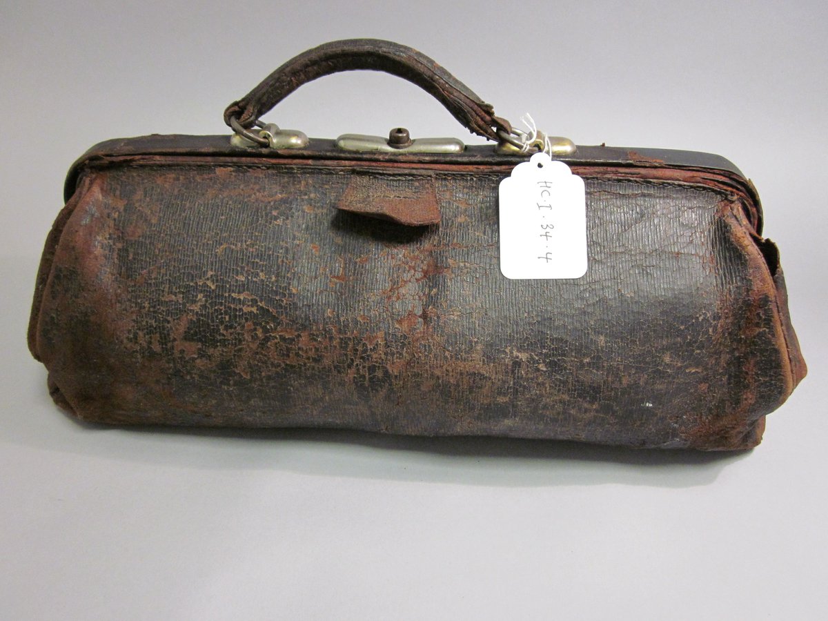 GPs and midwives in the 20th century commonly carried a medical bag such as this. From 1833, all medical graduates were required to study midwifery. This was vital as prior to 1915, 95% of births still took place in the home. Therefore, travelling obstetric kits were essential.