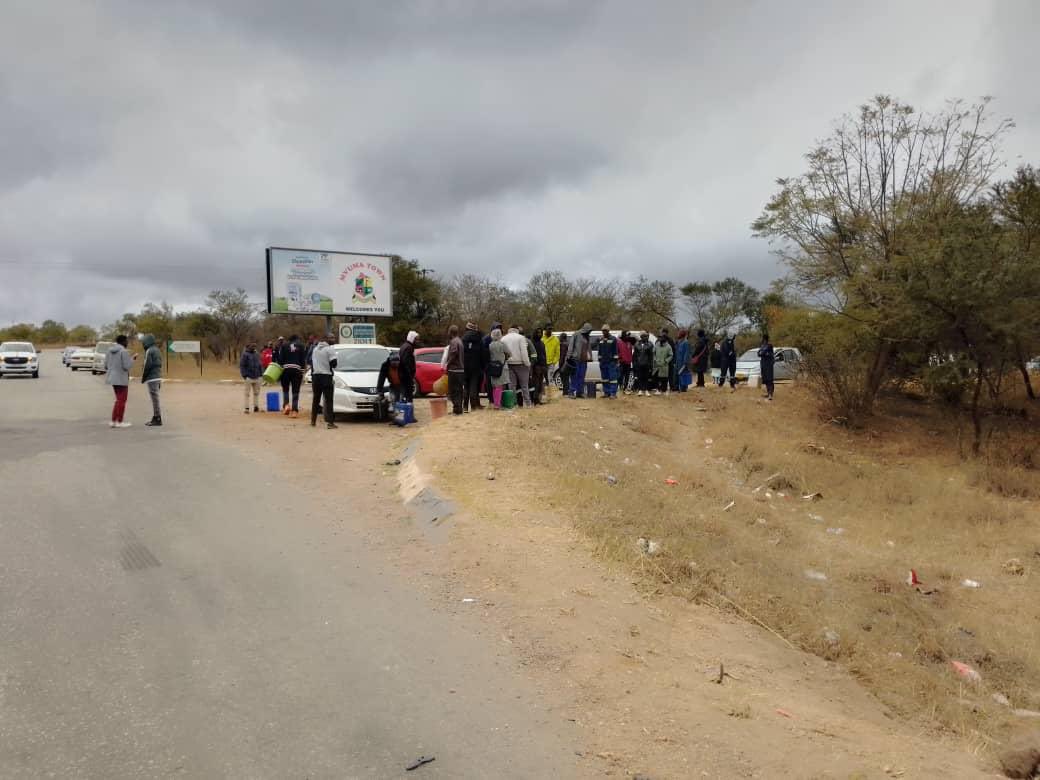 MVUMA 
A fuel tanker overturned this morning on the Gweru-Mvuma road in Chirumanzu district, Midlands Province. The driver, who sustained injuries, was rushed to the hospital. Police are at the scene, preventing people from taking leaking fuel. The incident likely occurred due to