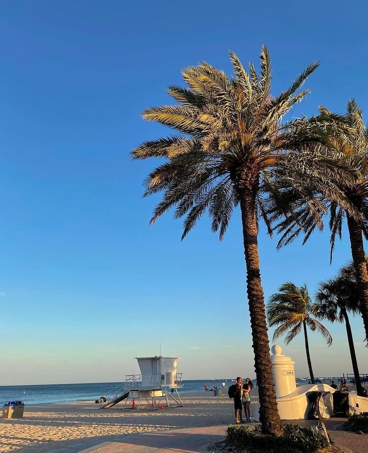 Hi, Fort Lauderdale! ❤️ 

#goodmorning #fortlauderdale #morning #southflorida #florida #july #summer #beach #laudy #wakeup #ftlauderdale #july4th #lauderdale #broward #monday #mondaymotivation #oceanview #visitflorida #lauderdale #visitlauderdale #4thofjuly #2025 #nature