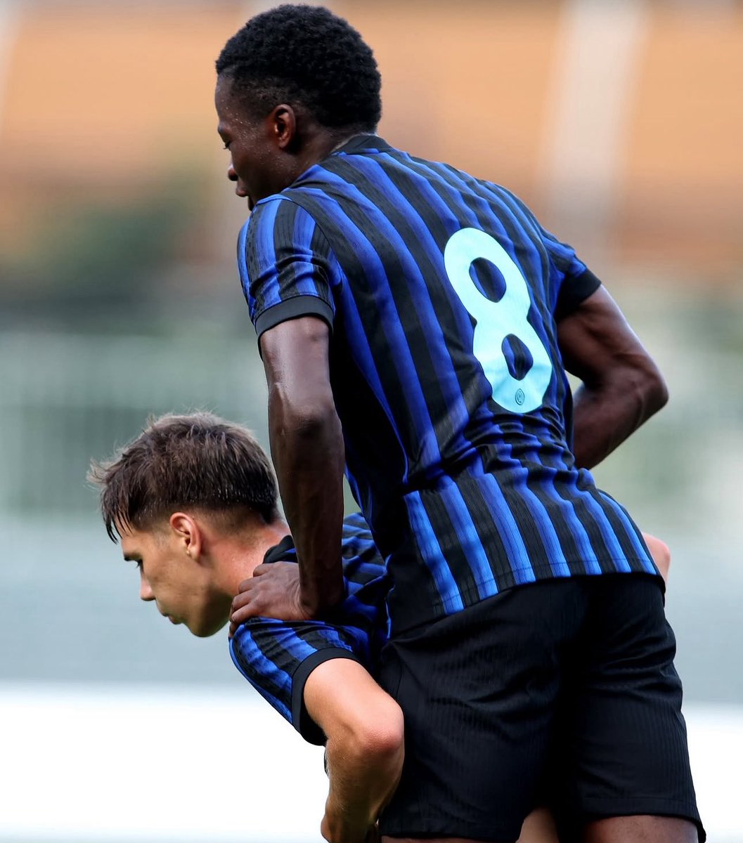 InterMilanFRA's tweet image. Topalovic x Kamate
Il faut vraiment les accompagner de près, ces deux-là y’a du vrai potentiel. @Inter