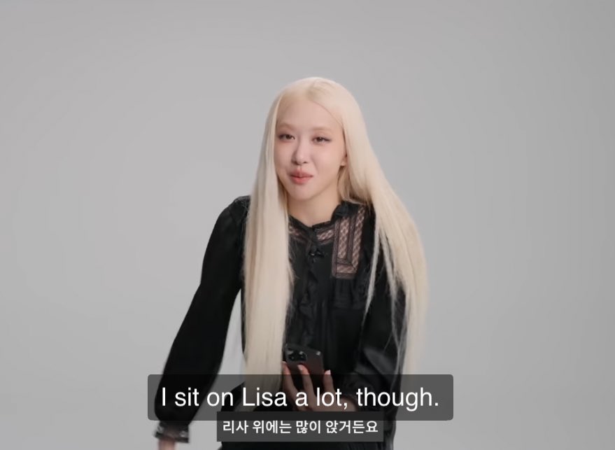 servedslayed's tweet image. Girl this isn&apos;t a secret we know you sit on Lisa a lot 😭

#CHAELISA