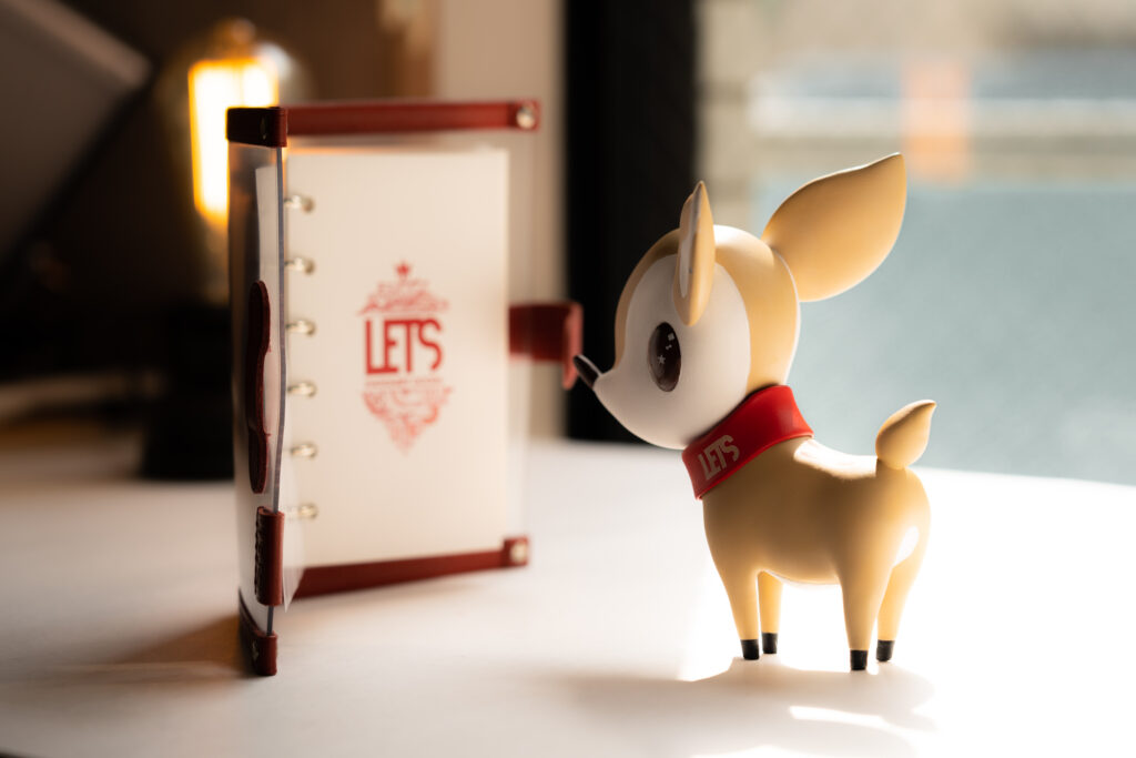 ntctechocreator's tweet image. 【手帳の市2025秋出展者紹介】
LETS STATIONERY GOODS：おなじみの日々の暮らしを豊かにするステーショナリーグッズを展開するデザイン文具メーカー。モノを楽しむために「デザイン・素材・機能」に拘り抜いた高品質なプロダクト製作。
※チケットや詳細は公式サイトにて