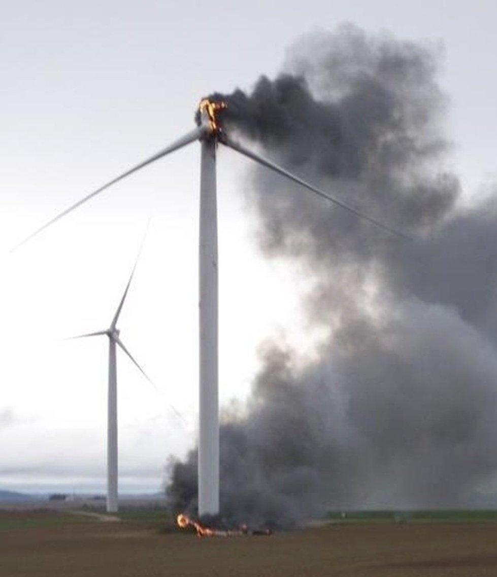 En 25 ans, la France est passée du Concorde à la trotinette électrique et d'un Parc Nucléaire splendide et prospère à des éoliennes de MERDE à l'image des élus de ce gouvernement de BRANQUIGNOLS
#AgnesPannierRunacher
