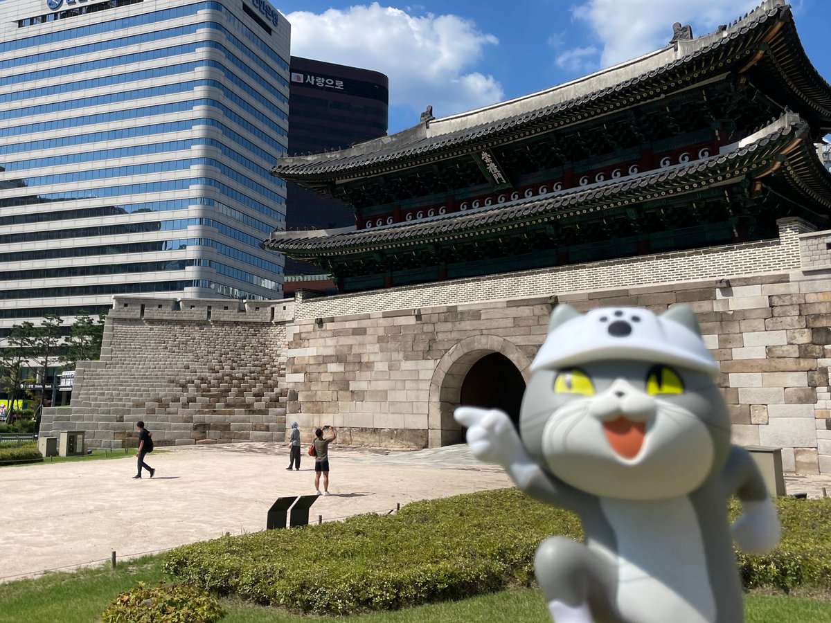 omatagi3's tweet image. 餓狼伝説2/SPの韓国ステージのモデルである崇礼門(南大門)に行きました。

韓国はかつて城塞都市だったため、街中に門が多く造られたそうです。

キム・カッファンとトラ・ヨプチャギ対決！
