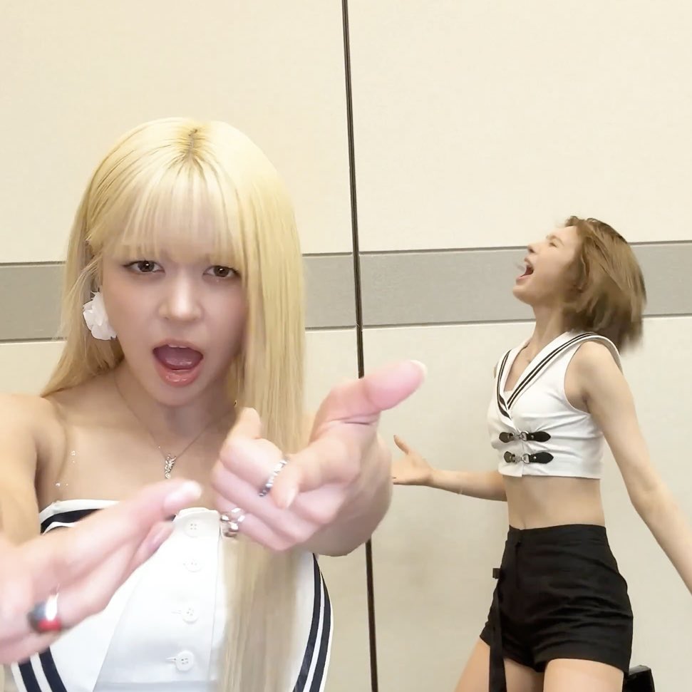 Lilyfied_'s tweet image. 정규 앨범 단콘
양일에 MD까지 
쓸어담는 나

                                                           내 통장