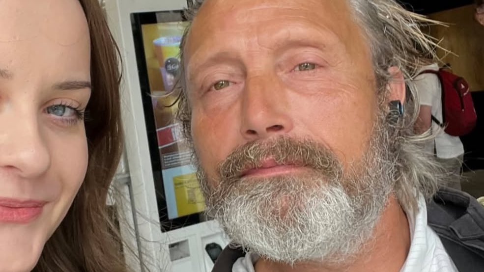 weslteros's tweet image. ele NUNCA DIZ  NÃO sorte é de quem encontra o mads e pode tirar uma selfie com ele