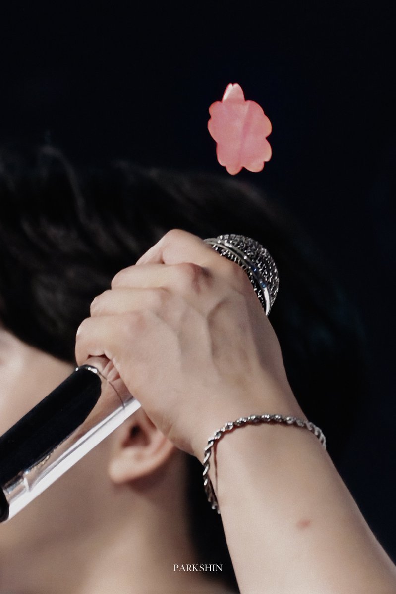 𝐒𝐇𝐈𝐍 tweet media