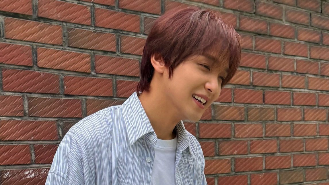 that smile, that damn smile.. ♡