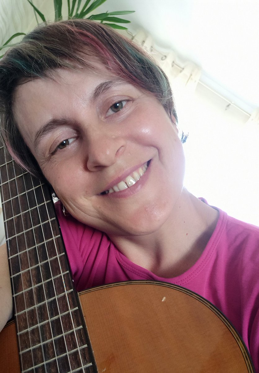 ebabur_art's tweet image. Back with my guitar ❤️