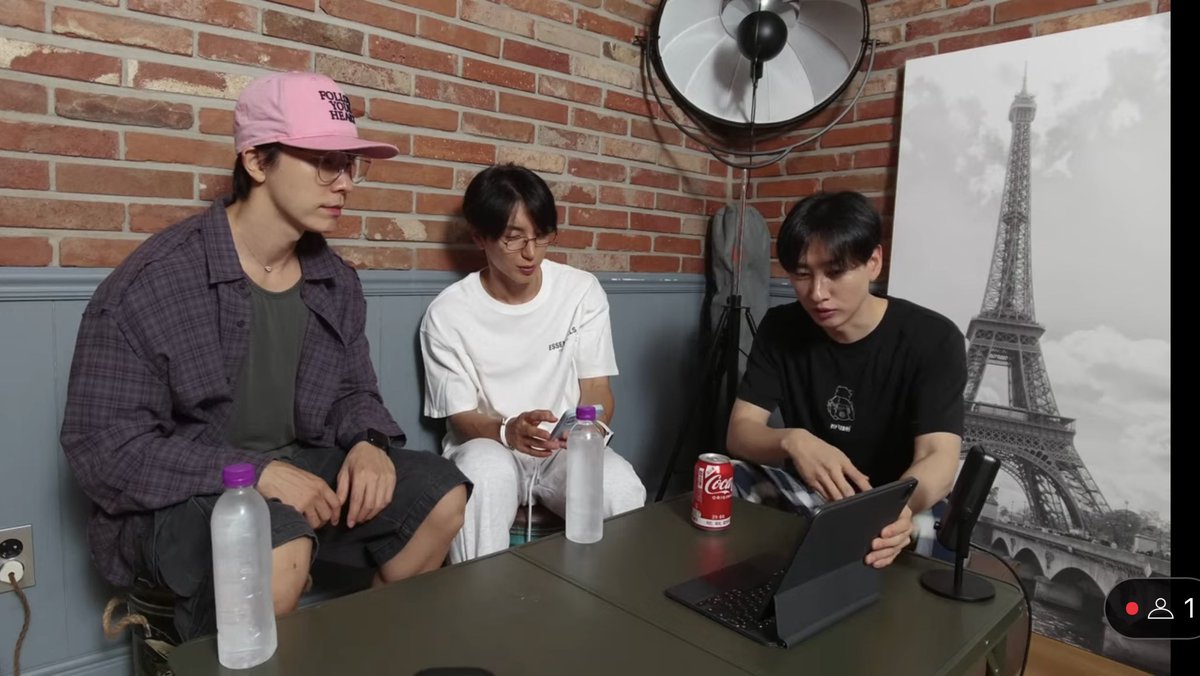 Najwarzk_SJ4E's tweet image. It’s starting 🥰 I’m still at office area tho..