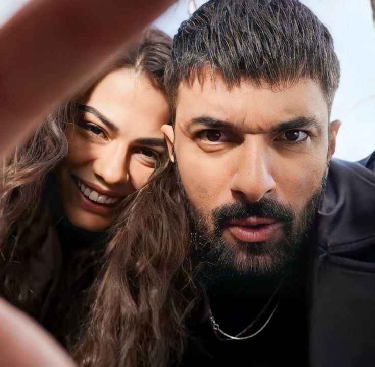 TurchiIl's tweet image. #İoSonoFarah Quanta emozione per oggi , ero rimasta così delusa quando avevano annunciato che era stata tolta , mi chiedevo perché? #DemetÖzdemir &quot;una madre che vive per il figlio e combatte per realizzare un solo sogno , trovare una cura per dargli una vita normale &quot; ❤️