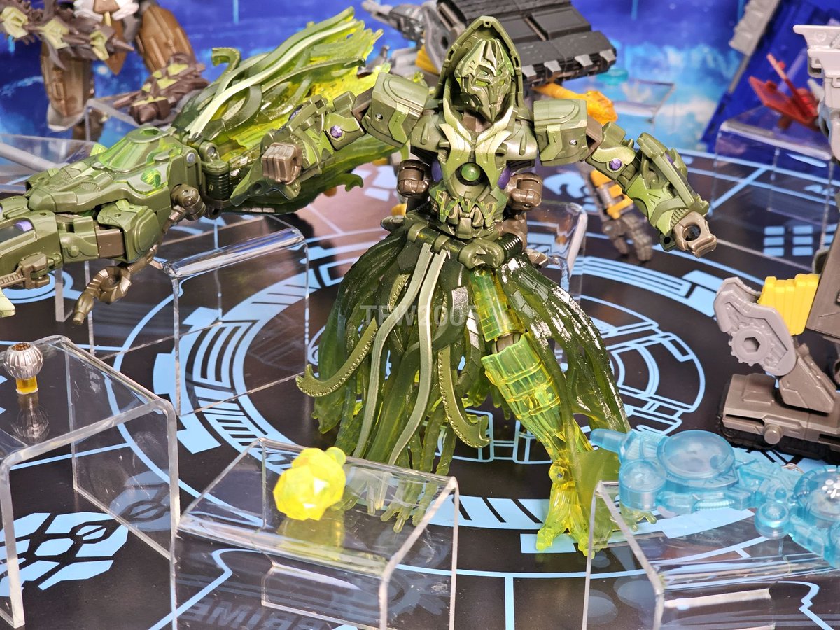 Tgtfmb's tweet image. トランスフォーマー
クインタスプライム様
セクシー過ぎんか？
滅茶苦茶好きなんだが…

どうか割れる箇所にクリアパーツが使われていません様に…