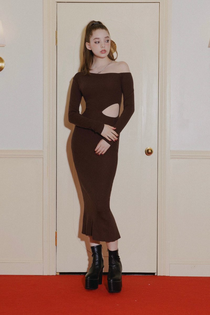 kendam_com's tweet image. GYDA Fall Winter 2025-2026 collection lookbook kendam.com/news/lookbooks…

#GYDA #FW25 #AW25 #Lookbooks #Tokyo #Fashion #Kendam