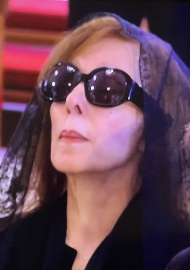 حتى بحزنِك شامخة يا أم زياد 🤍
شوفتك صامدة ، ثابتة ، قوية ، مسلمة بقضاء الله قوتنا كتير و عزتنا بدل ما نحنا نعزيكي . 
قديش عظيمة انتي .. ملا انتي 
#فيروز