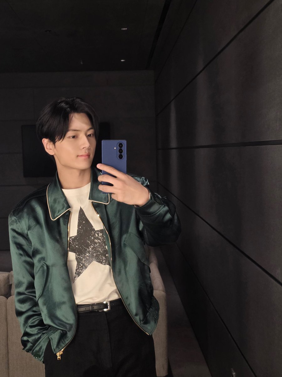 TheJayLand's tweet image. 250728 | X

#GalaxyZFold7 #GalaxyZFlip7

#GalaxyxENHYPEN #withGalaxy #ENHYPEN
@SamsungMobile 

#제이 #JAY #ジェイ #엔하이픈_제이 #ENHYPEN_JAY #JayLand @ENHYPEN @ENHYPEN_members 🌜