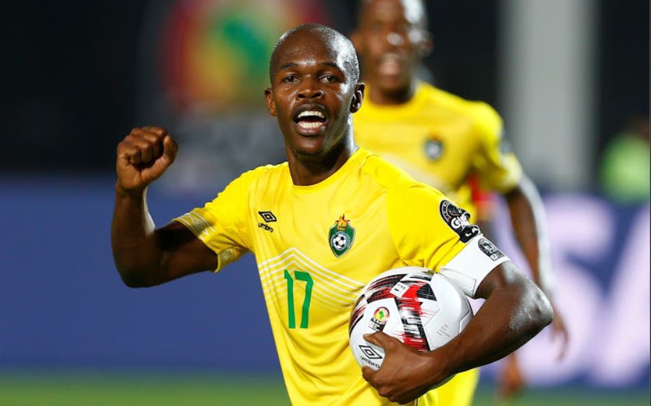 🇿🇼🅱️
Knowledge Musona has signed for Zimbabwean PSL side Scottland FC after leaving Al Okhdood in Saudi Arabia as a free agent.

He’ll link up with his brother Walter Musona, ex-Chiefs star Khama Billiat, and former Pirates striker Dzvukamanja

#Zimbabwe #Musona #Zimfootball