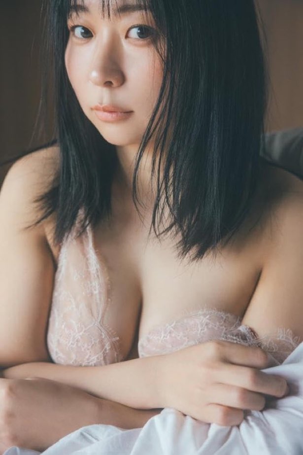 アンゴラ村長1st写真集 標準体型 直筆サイン入り アンゴラ村長1st写真集 「標準体型」 新品未開封品 - メルカリ