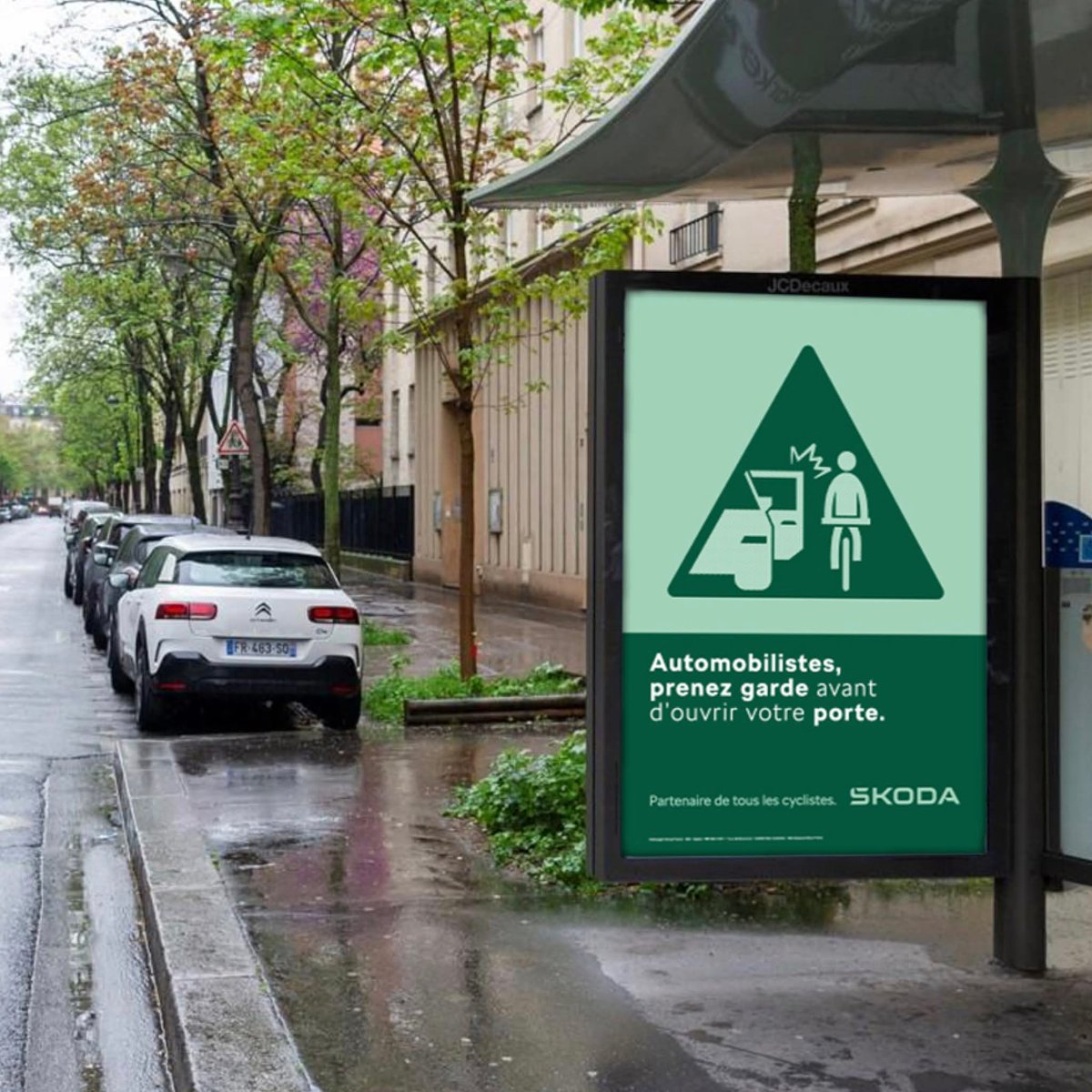 Sur l'ensemble des panneaux de prévention de Škoda 🚲, un seul demande aux cyclistes de faire attention aux piétons : associations cyclistes et ultra-cyclistes sont vent debout sur les réseaux sociaux.