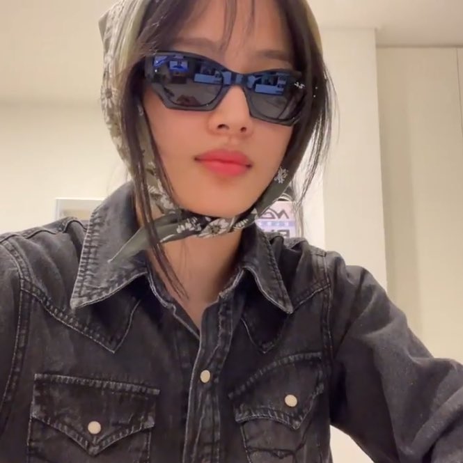 anjdu_u's tweet image. 누군가를 만난것같은데