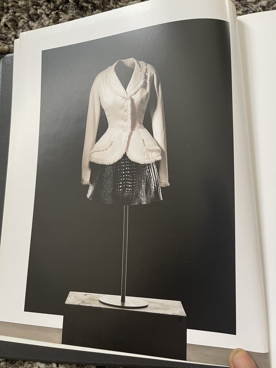 MrSebDaniel's tweet photo. Do you do @Dior ?
Then this black book is for you !!
£36 free postage
A gorgeous gift
#afrojunk #houseofseb #fashion #style #inspirational https://t.co/io3XMQawHS