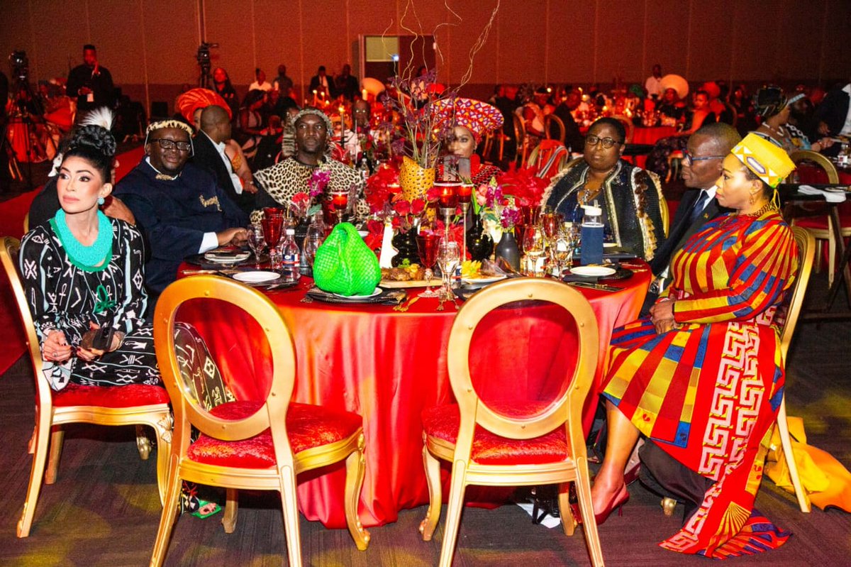 eThekwiniM's tweet image. EThekwini Municipality Mayor, Councillor Cyril Xaba, joined the homecoming celebration of Dr Nomfundo Mcoyi-Zondo, to honour her for being the first female President of the South African Funeral Practitioners Association. Mayor Xaba congratulated Mcoyi-Zondo for being a…