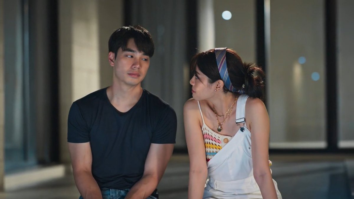 FajarHyeong's tweet photo. 📺 Thailand Dramas
9 Years of You / แต่ละปีมีเธอ (One 31, 2025)

Siapa sih yang gak mau sama cowok yang sangat gentlemen begini baik sopan care banget romantis pula akupun mau jadi sahabatnya kalau pacaranpun dream vome true 😅😍

#9YearsOfYou #CherprangAreekul #AimmSanpetch https://t.co/s8z3sNRkki