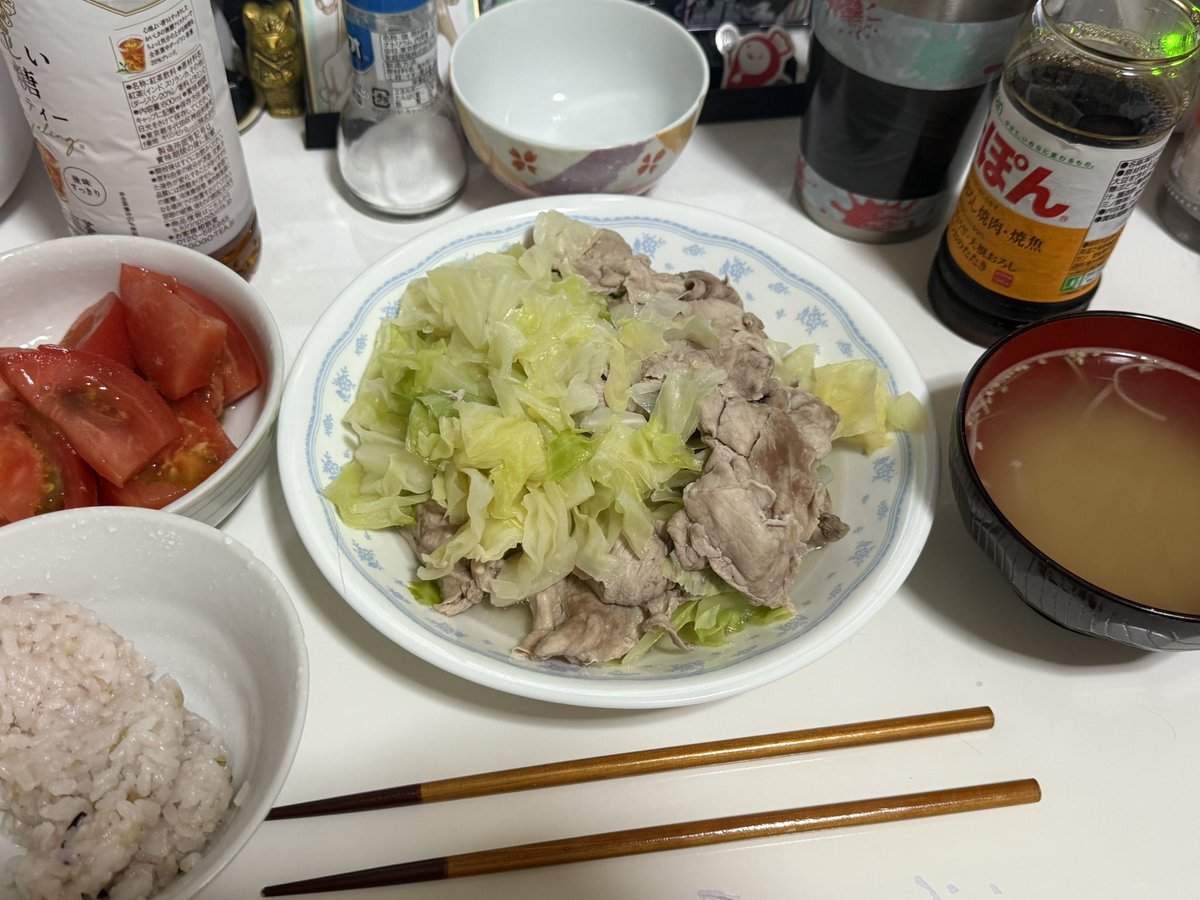 fried_egg_ponzu's tweet image. 7月28日
#シトごはん
お昼のラーメンのチャーシューは半分友達にあげましたのでヘルシー(？)