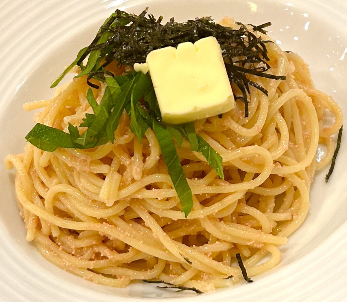 SHINGO3939's tweet image. たらこパスタ注文したら
バターが のっかってた•••••
夏なのに なかなか溶けず•••••
本日も お疲れ様です〜🥸🥸🥸