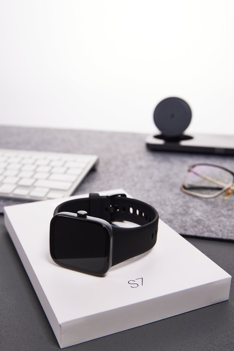 Elevate your style with the sophisticated S7 Smartwatch. Its minimalist design seamlessly blends technology and elegance. 

#SmartwatchStyle #S7 #TechFashion #WearableTech