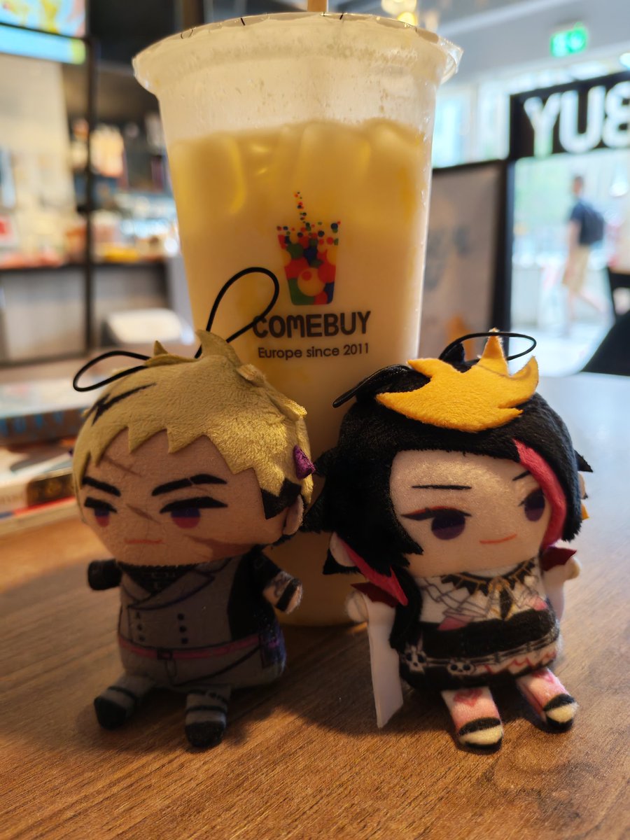 gigakrispy's tweet image. Vantashu on a Boba date once again