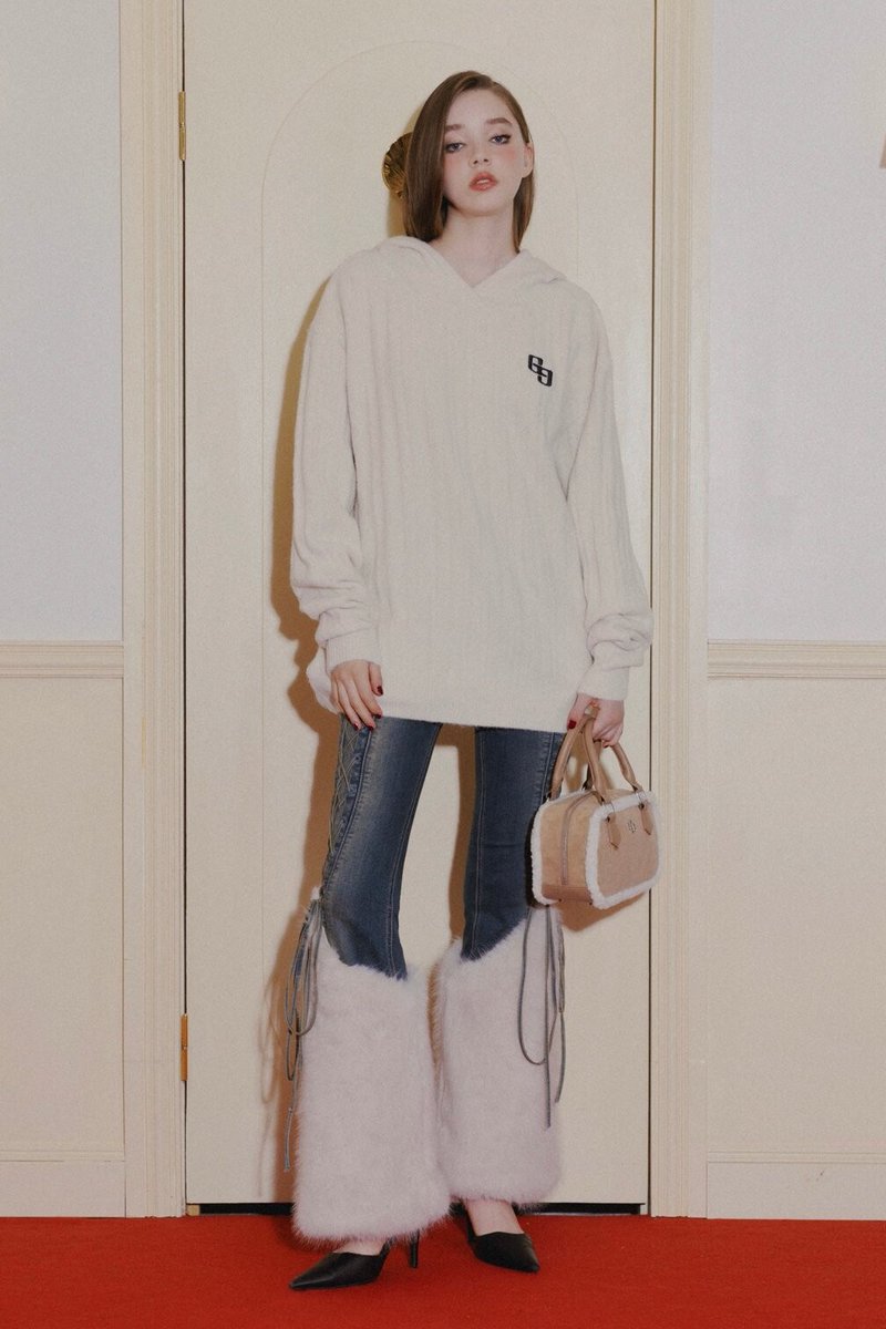 kendam_com's tweet image. GYDA Fall Winter 2025-2026 collection lookbook kendam.com/news/lookbooks…

#GYDA #FW25 #AW25 #Lookbooks #Tokyo #Fashion #Kendam