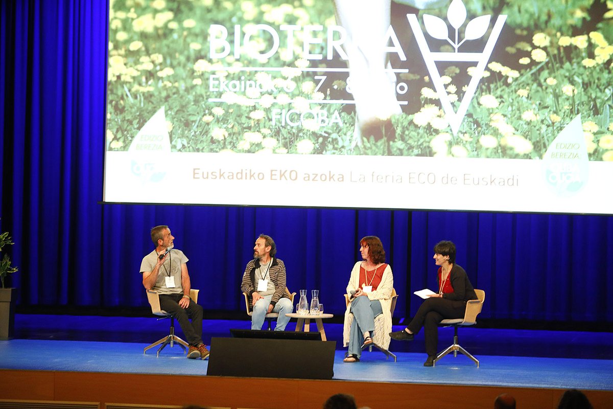 📊 <a href="/FicobaFundazioa/">Ficoba</a> encara un final de año intenso tras un semestre diverso y dinámico.

121.000 personas han participado en una programación que ha combinado industria, gastronomía y ocio.

ℹ️ Más info: afe.es/es/noticia/fic…

#AsocFeriasEsp #feriasComerciales #Exhibitions