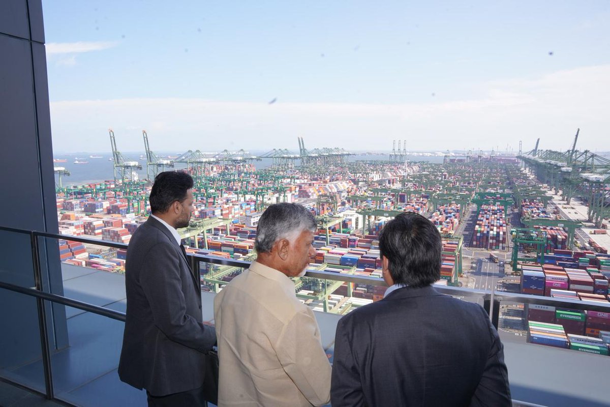 Trends4TDP's tweet image. Hon’ble Chief Minister Shri N. Chandrababu Naidu Garu visited Tuas Port to explore innovative avenues for port-driven industrial growth, advanced logistics solutions, and world-class export infrastructure development.