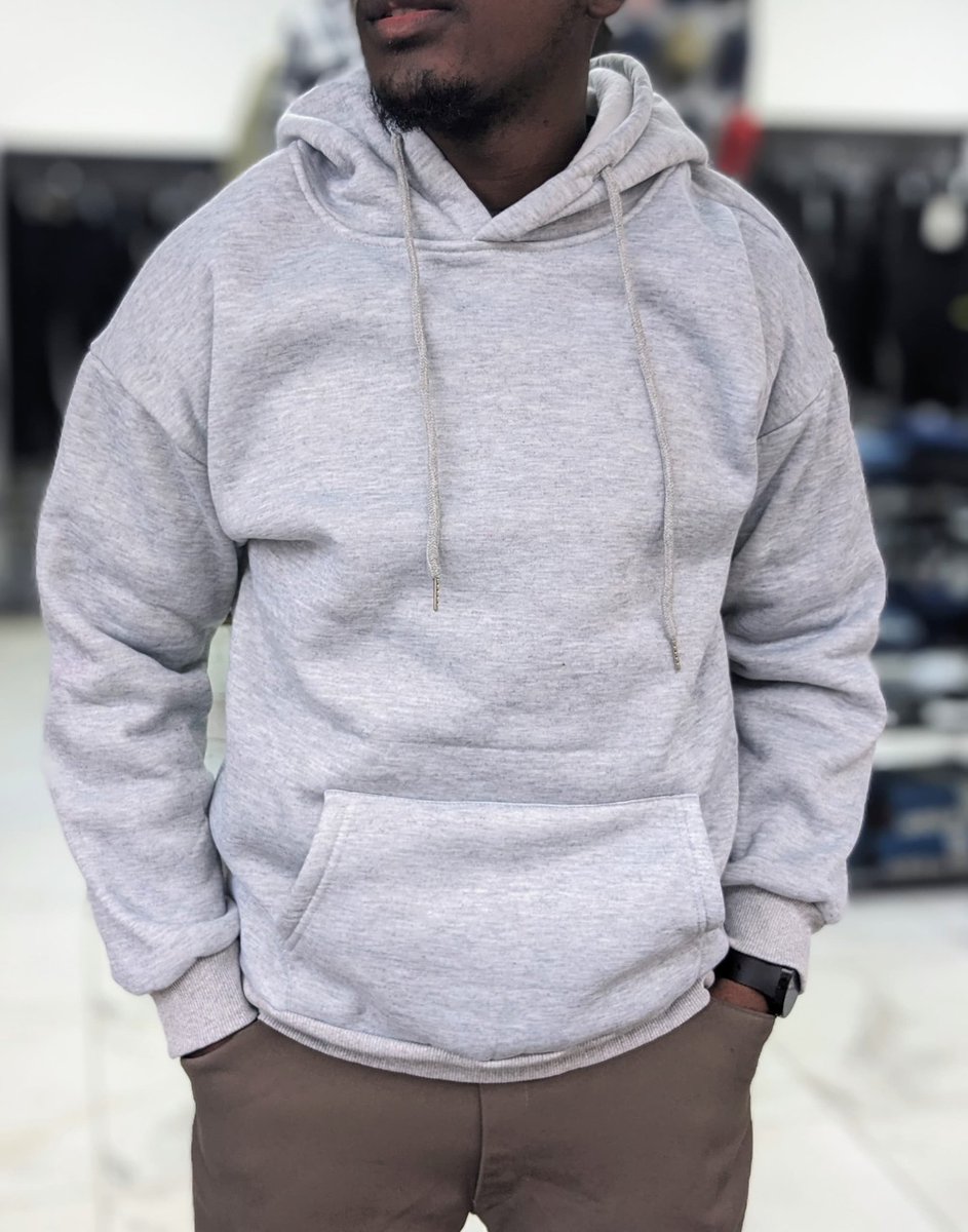 nanahnkamu's tweet image. Hi Guys, some quick winter necessities, I have some UNISEX HOODIES on sale, they are plain with no prints but warm enough 👌. Some pieces have no hood.
K225 EACH.
Call or Whatsapp 0975167175 to purchase.
Sizes M - XXL
Especially plus sizes available.