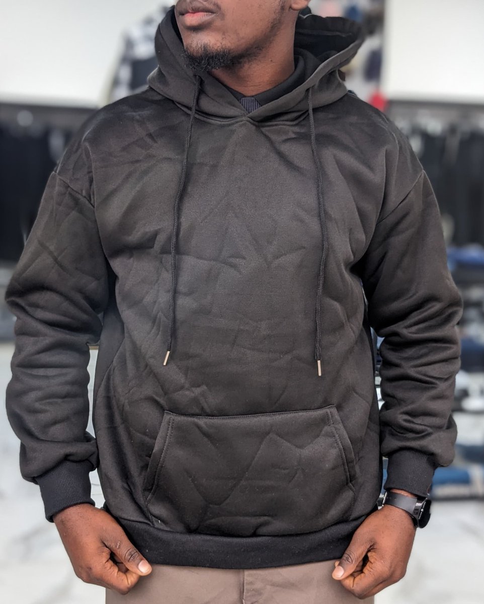 nanahnkamu's tweet image. Hi Guys, some quick winter necessities, I have some UNISEX HOODIES on sale, they are plain with no prints but warm enough 👌. Some pieces have no hood.
K225 EACH.
Call or Whatsapp 0975167175 to purchase.
Sizes M - XXL
Especially plus sizes available.