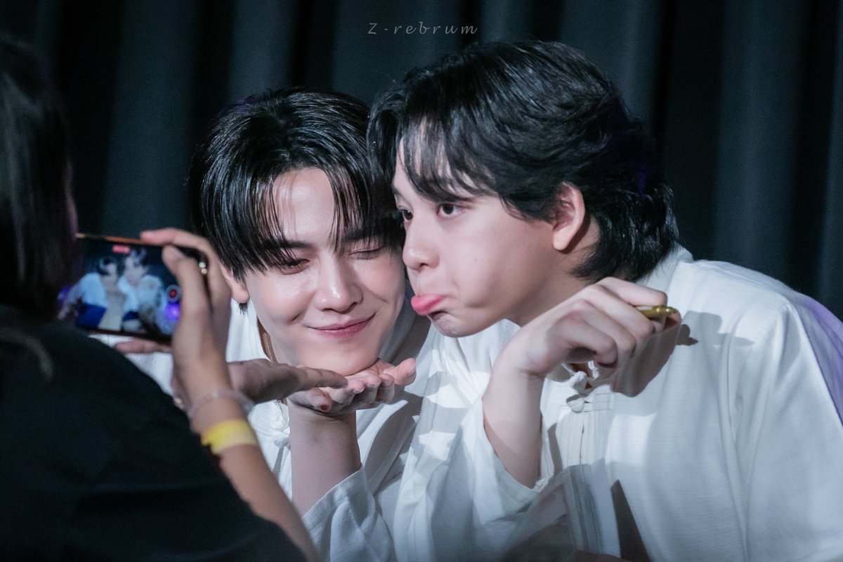 _zrebrum_'s tweet image. รวมมิตรซักหน่อย ขอซัก20รูป เริ่ม!!
แบบหัวจุ่ม 👉🏻👈🏻
#maxky_rp #bbasjtr
#บาสเด็กอ้วนที่แท้จริง
#แม็กกี้บาส #MaxkyBas
#maxkybyZ #bbasbyZ