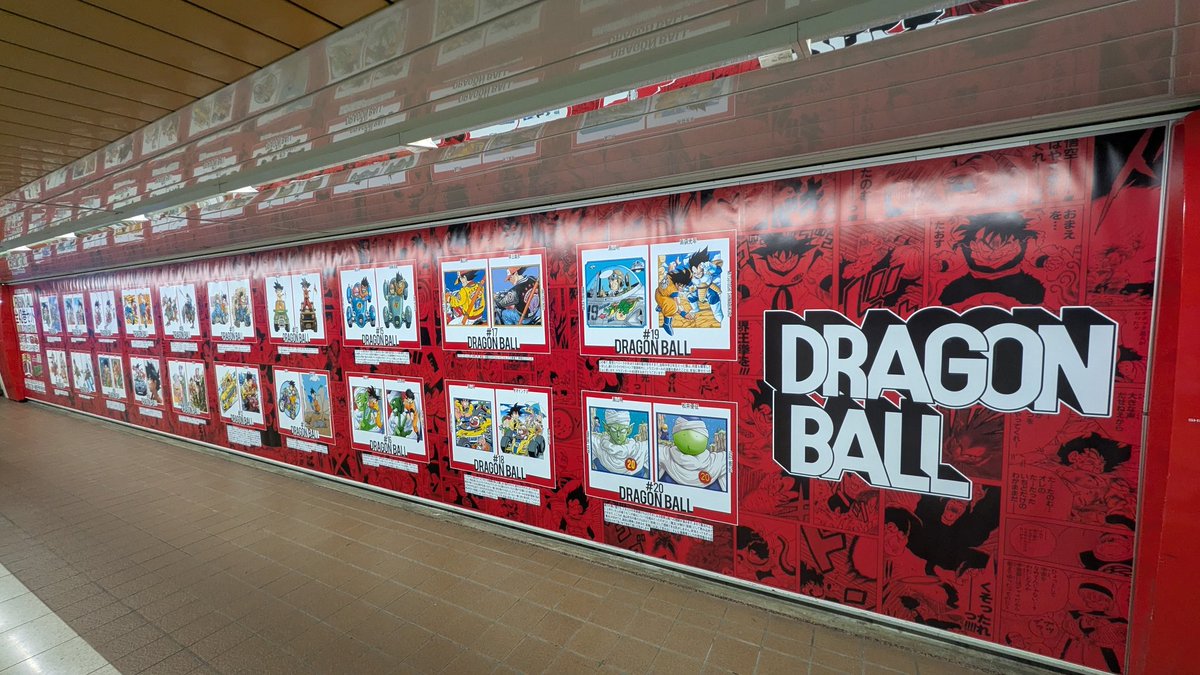 guernicass4's tweet image. DRAGON BALL 全42巻セット Double Cover Box
新宿メトロプロムナード展示
1巻〜20巻
#DragonBall40th
