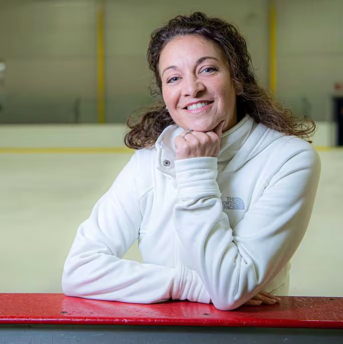 Happy birthday to Isabelle Brasseur, born on this day in 1970 in Kingsbury, Quebec!
As a pairs skater with Lloyd Eisler, she won two Olympic bronze. At the World Championships, she won a gold, three silver and a bronze. She is a member of Canada's Sports Hall of Fame.