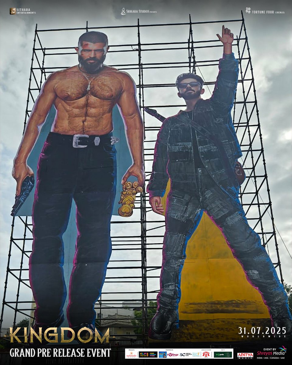 shreyasmedia's tweet image. Giant cutouts towering high at the #Kingdom Pre Release Event 🔥

Stay tuned to ▶️ youtube.com/live/qhO_STVRR…

Join Us For Exclusive Updates 🔗 chat.whatsapp.com/CKQq2ZwQauyB6L…

#KingdomPreReleaseEvent #KingdomOnJuly31st