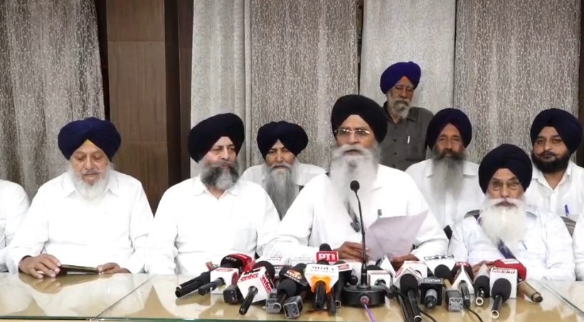 thind_akashdeep's tweet image. Key pointers of the SGPC Press Conference are as follows:-

◾During the celebrations of the 550th Prakash Purab (birth anniversary) of Sri Guru Nanak Dev Ji, discussions were held regarding the release of Bandi Singhs (Sikh political prisoners) and the commutation of Balwant…