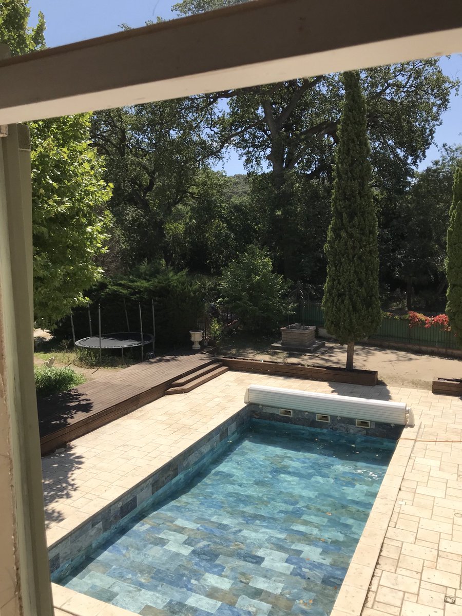 SandZaraA's tweet image. Depuis la fenêtre de ma chambre… 📸 en cours de remplissage… Presque !