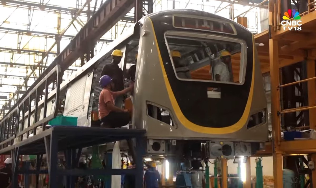 KolkataIndex's tweet image. An inside look of the Titagarh Rail Systems factory in Uttarpara where metro and Vande Bharat sleeper trains are being manufactured! 🤩
PC: CNBC-TV18 (youtu.be/dhN4BsLHkyw)