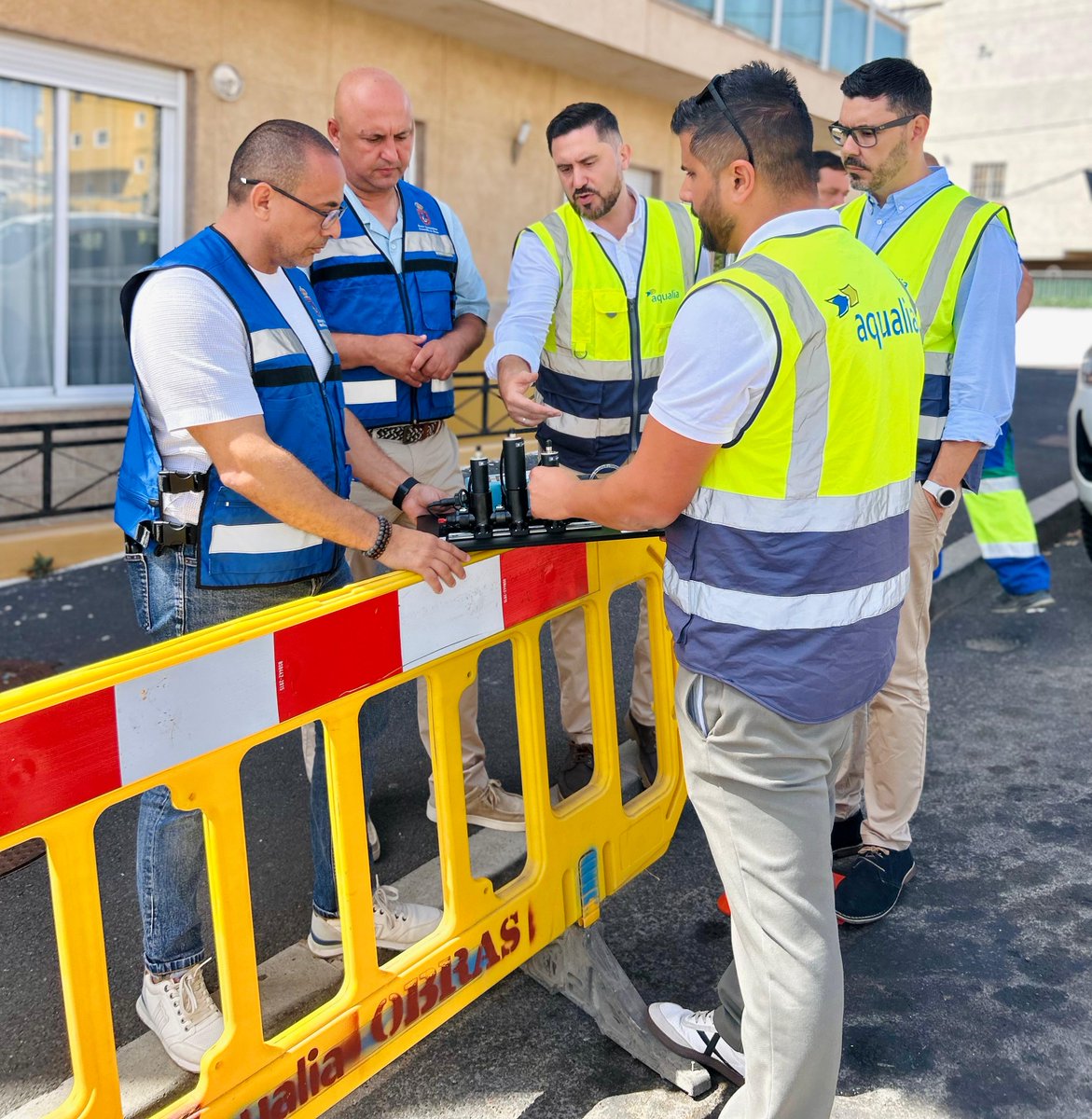 Granadilla de Abona (Tenerife) y #Entemanser mejoran la eficiencia y #sostenibilidad 🌱 de la red de #agua a través de la instalación de equipos de última tecnología:
🔹PEGASUS, un controlador inteligente de presiones que optimiza el funcionamiento de la red
🔹akwaMetric, un