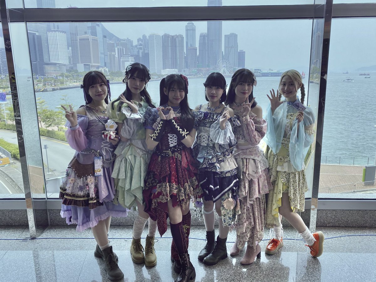 arcanaproject's tweet image. //
#ACGHK2025 × #TIFASIATOUR 2025 IN HONG KONGステージありがとうございました🌃
\\
=SET LIST=
❶アイレ
❷恋衣
❸メラメラ
❹ミチカケ
#ARCANAPROJECT チケット販売中❣️
📍8/30 タイアップ縛り公演 #GATEofARCANA Ⅱ
📍9/27 5周年コンサート #アルカナCC
ぜひ東京にも来てください✨…