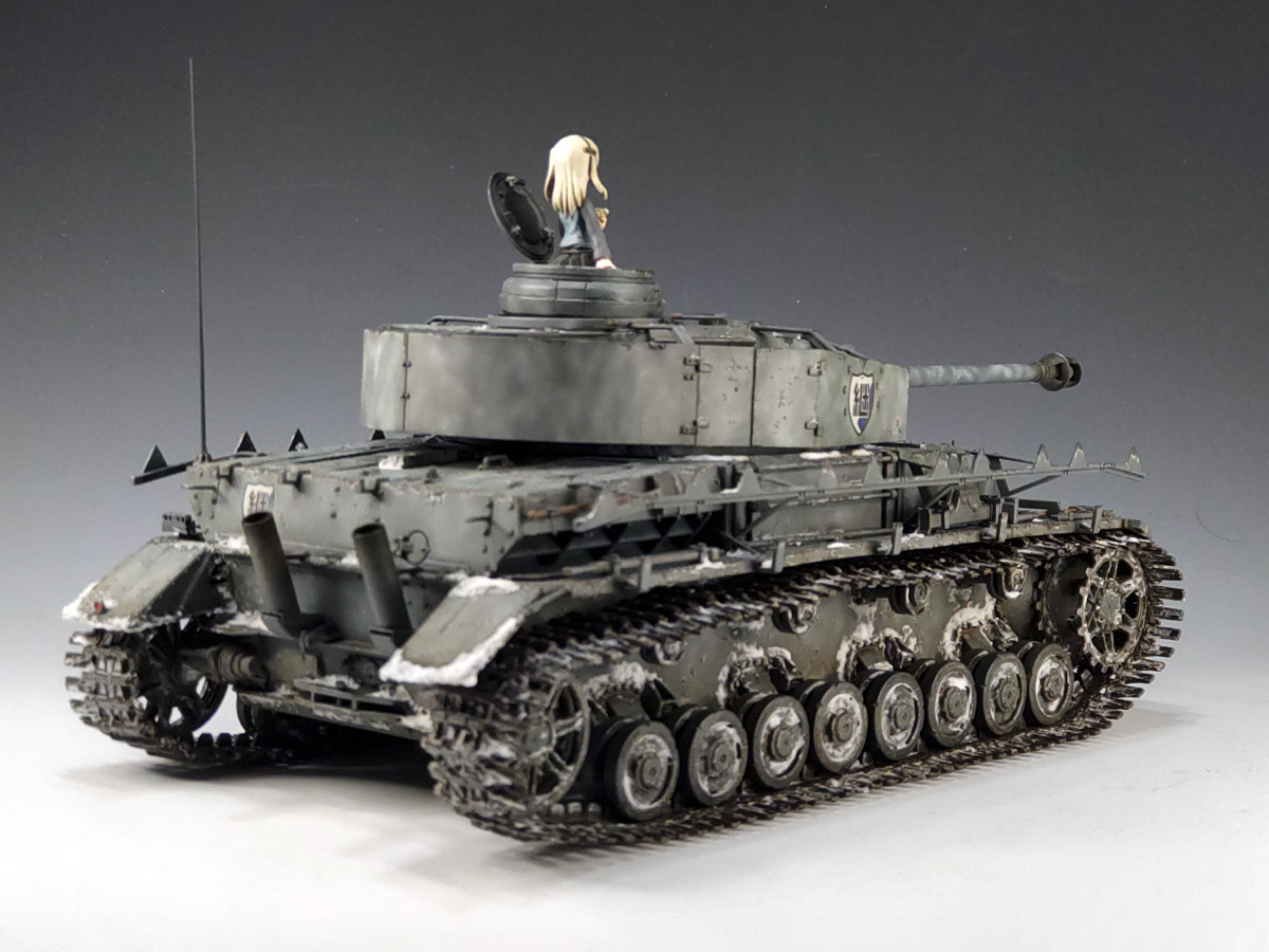 1/35 IV号戦車J型 継続高校仕様(島田愛里寿車)

完成です(ﾟДﾟ)
フィンランドに輸出されたJ型を基に、愛里寿ちゃんが聖グロではなく継続に編入していたら…という妄想IF設定で製作
ドラゴンのキットに履帯はRFMヴィンターケッテンに変更

あんこうとのIV号対決が観たかったなぁ(´・ω・`)

#garupan