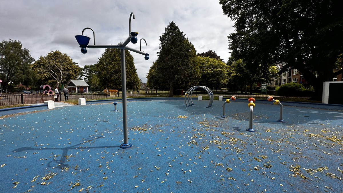 ExeterCouncil's tweet image. St Thomas Splashpad will be closed today while our maintenance team works to remove algae that has formed on the surface. We’ll reopen as soon as it’s safe to enjoy again.