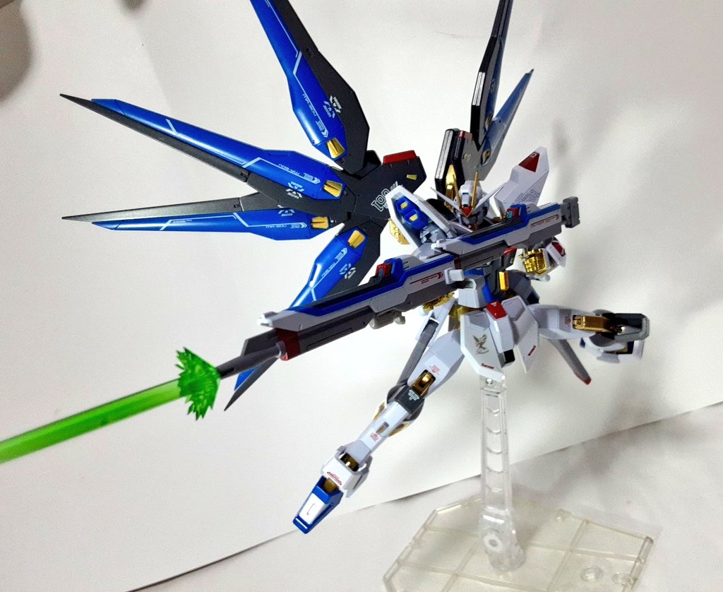 justis10's tweet image. #大人の撮影大会
テーマ　得意なフィギュア
見せてやる❗　私のガンダムとポージングぉぉぉぉぉぉぉぉぉぉぉぉ‼️