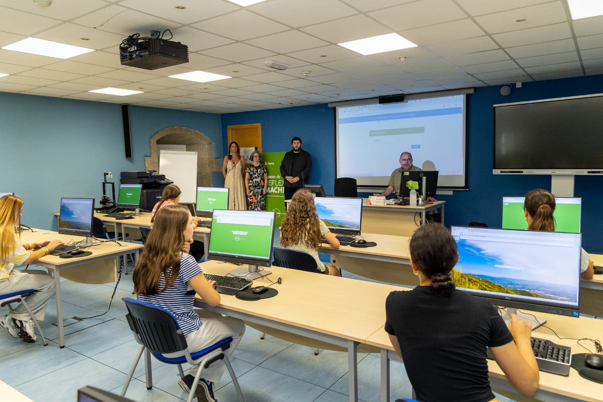 🟣A iniciativa #CambiadeBando da @fegamp desenvolveu unha nova actividade en #Betanzos en colaboración co persoal técnico da #AulaCemit e de #Igualdade do <a href="/AyuntBetanzos/">Concello de Betanzos</a>  e co apoio do concelleiro de Mocidade, Ricardo Cheda, e da propia alcaldesa, María Barral