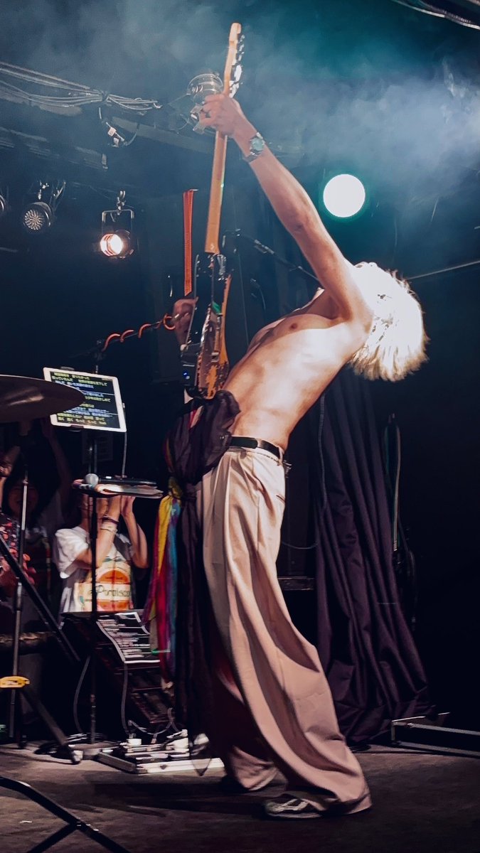 EPリリースワンマンツアー｢ナチュラルボーンピーターパン｣完走した🔥🔥🔥🔥
初ワンマンツアーって最初しか体験できないとか当たり前ですけど、音楽に愛されすぎて成長しすぎて申し訳ない。バチクソ面白人生。昨日ようやく初ツアーが終わったけど9月からまたツアーします。
#poraliscope