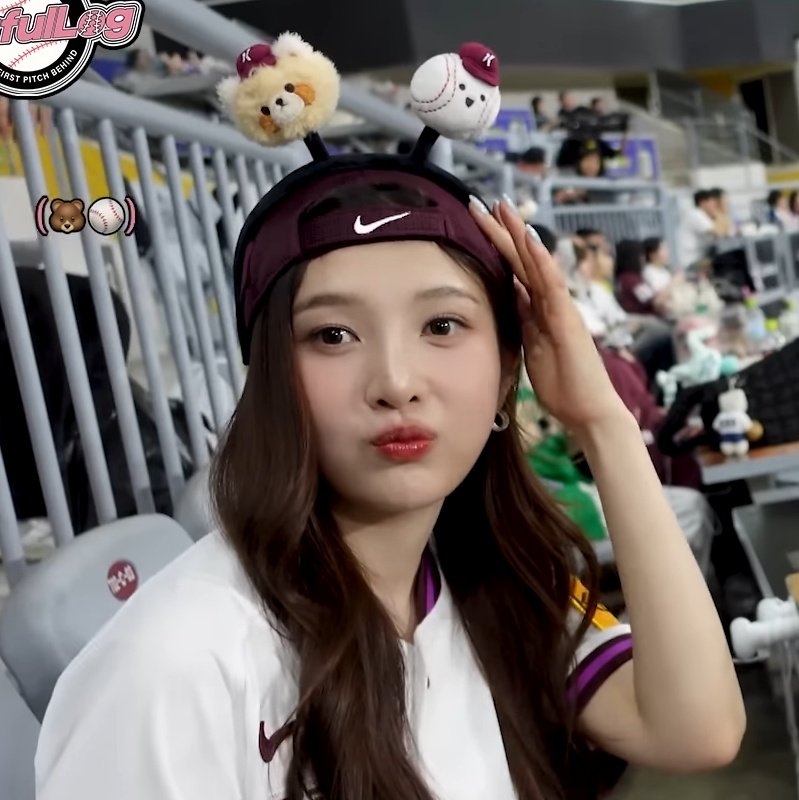 im_your_rv's tweet image. 모자 거꾸로 쓰니까 걍 초딩 같애 아 귀여워 &apos;3&apos;